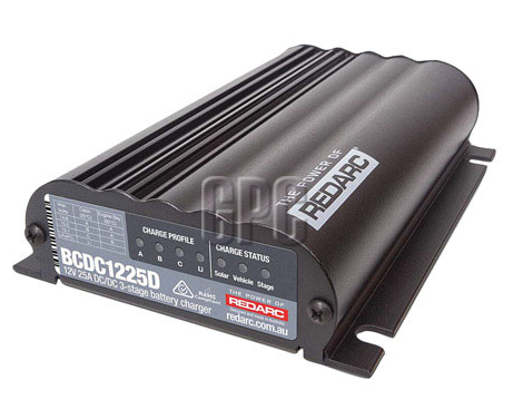 REDARC DC TO DC BATTERY CHARGER 12V 25A BCDC1225D